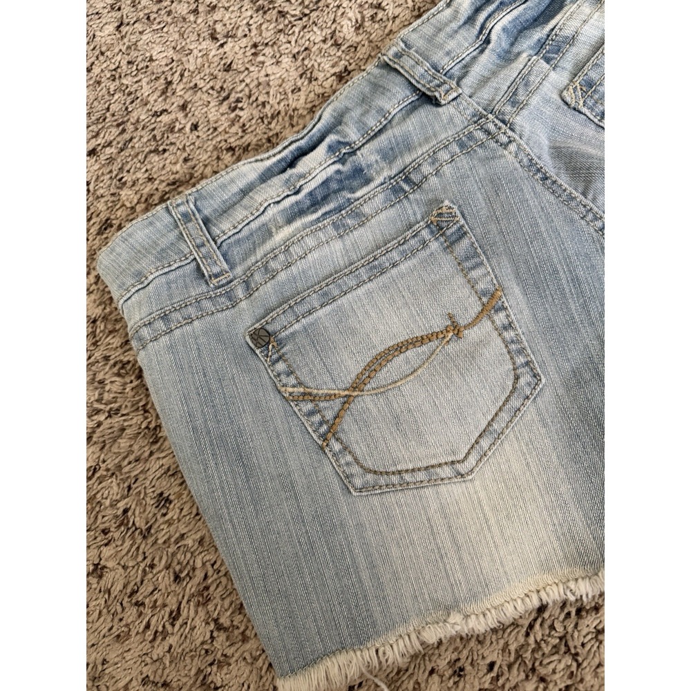 Hot Kiss Womens Junior Cici Distressed Animal Print Sequined Denim Shorts‎ Sz 13 - Picture 11 of 14